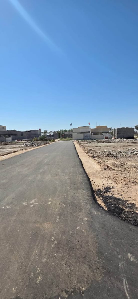 🌿 قطع أراضٍ للبيع 
📍 الموقع: الجزيرة – باب الهوى، مجاور مقام سلمان المحمدي.
🔹 نوع السند: طابو صرف زراعي باسم عراقي.
📄 المستمسكات: وكالة، مكاتبة، ونسخة من الطابو.
المساحات والأسعار:
✅ دونم (2500 م²) — 200 مليون  قابل للتفاوض.
✅ نصف دونم (1225 م²) — 100 مليون  قابل للتفاوض.
✅ ربع دونم (625 م²) — 60 مليون دينار قابل للتفاوض.
✅ 200 م² — 26 مليون  قابل للتفاوض.

✨ جميع الخدمات متوفرة:
💧 ماء
⚡ كهرباء
🛣️ تبليط

📍 الشارع الفرعي مساحة12 متر.

للاستفسار والحجز:
📞 ***********
*********** البصرة, العراق
