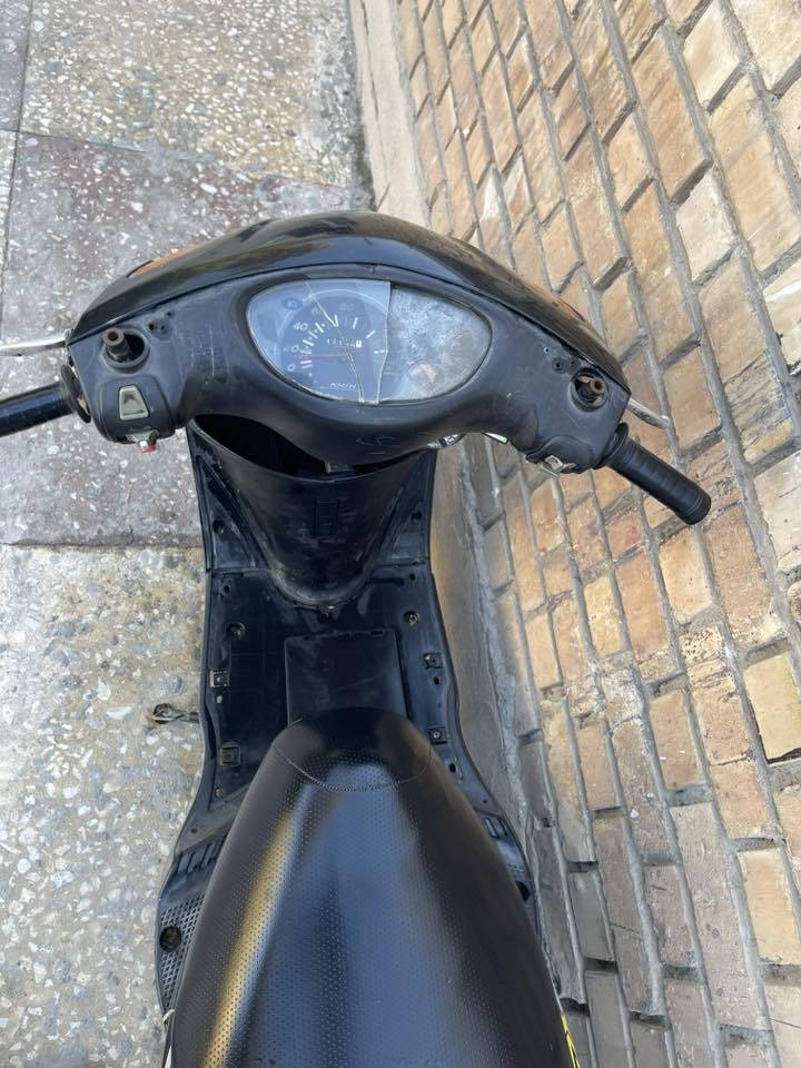 سلام عليكم دراجة بريز ١٤٠ نظيفة مرتبه يحتاجلها تجفيت اعتقد
❓❓❓أبيع كوم حديد كوم حديد كوم حديد 
تجي تحمل وتروح الدراجة حلوه ومرتبه وكاعده 
مكينه كايمه يحتاجلها تجفيت واني تاركها 
قبل جانت شغاله وتخبل الله شاهد 
السعر 150 ألف وبيه مجال جدا جدا بسيط حك الجية 
مكاني بغداد السيدية
للاستفسار ***********متواجد نت
