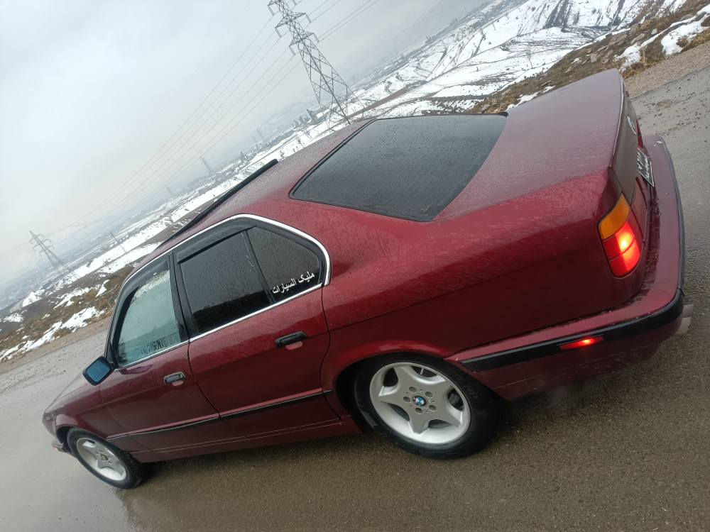 BMW
فـــروشـــــــتنى خێـــــرا خوار بازار زانيارى كامل نوسراوه
بيئێم موديل 1992 قپات مواسفات
مكــــــــينه 525ى كپس ديجيتال گێر توماتـــــــــيك
ئارمى ون بوه هه مو معاملاتى ئارمى بوى كراوه هه زه و پاكانه شى بوى كراوه له هاتوجوى هه ولێر هه زةى نوێيه
فول مواسفاته توماتيكه... سيلايته... abs... تبريته... قفل مركزيه.. ئاوێنه گوێ به رخه.. لايت ئه لقه ن. هتد
سياره كى تاكو بلێى توندولو بێ مسروفه 250مسروفت تيابينى من 100دولارت بو ده شكێنم پشت و پێش كه پسه
موس.. براوه... مكينه... گێر... ئه كسل... توندوتولى گشتى 
به شه رته.... نرخ ته نها 33وه ره قه كه مێك مجالى تيايه
 سياره كه ده رگاى لاى سه كن ماتورێك خوى پياكێشاوه باقى 250مسروفاتى تيانيه تايه ى نويه گشت كاره باياتى مه زبوته سياره كه راده به ر جوان و توندوتوله
له ســـــــورانم *********** فايبه ر واتساب له سه ره
