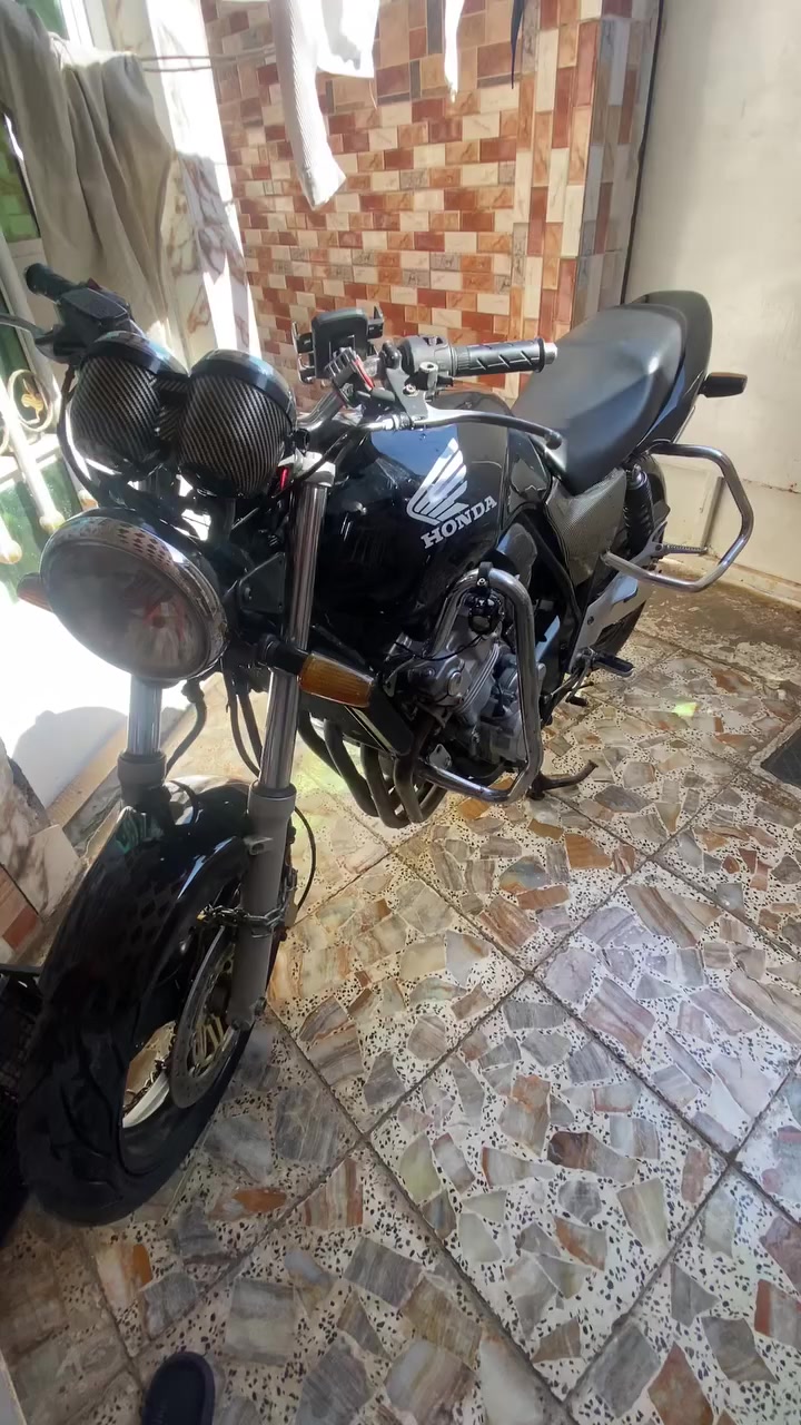 السلام عليم سبي فوز جيل 2 موديل 2008  16 ولف مكينة بلاد ما مفتوحة سعر 16 مكان بغداد
شعب ***********
