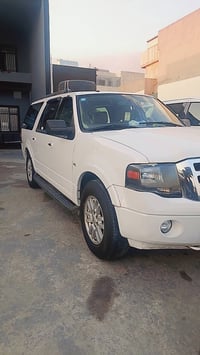 فورد موديل ٢٠١١ لبيع  تفاصيل سيارة عل رقم اني مكلف بيهة مكانهة بغداد ب...