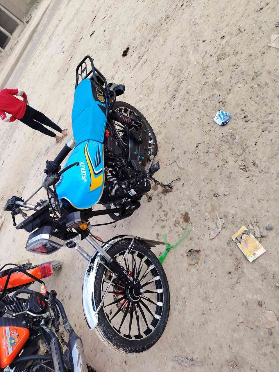 سلام عليكم دراجه موديل 2025 صار 3 اشهر من انشدت دراجه اخت زيرو
بعد احله من صور بس صفحه مابيها وكعه اي نقص مابيها 
السعر 800 بيها مجال المكان سامراء حي المثنى مكلف بل 
نشر رقم 📱 صاحب الدراجه *********** لحد ايراسل خاص ماجاوب
