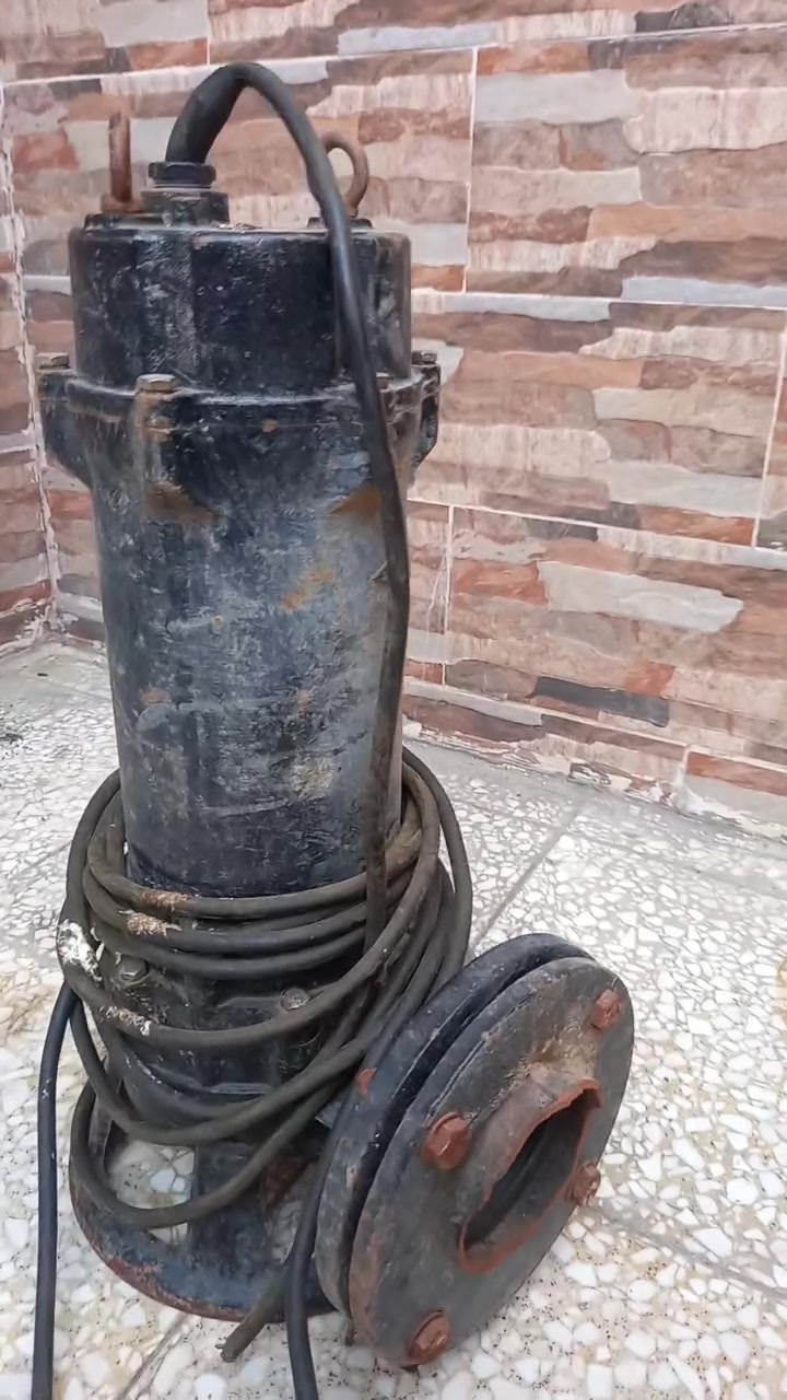 السلام عليكم غطاس حجم كبير ٤انج ثري فيز ابيع عاطل عدد ٢  بس يون ما يفتر ***********بغداد الحسينيه الراشدية
