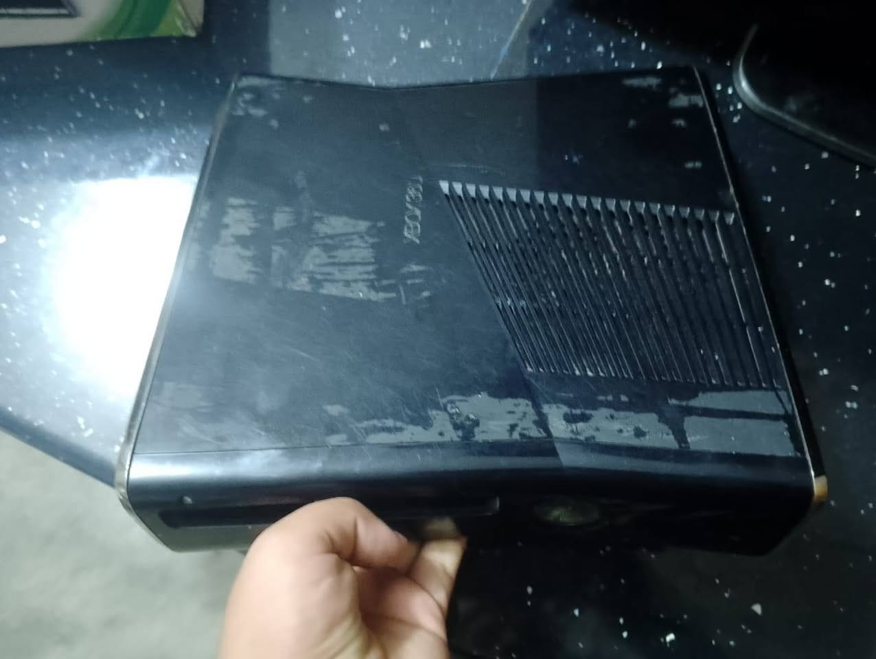 سلام عليكم Xbox 369 slim
للبيع بسعر ١٥٠الف قفل
يحتوي على :
هاردين العاب
كاميرا اللعب
ثلاث جوستيكات اثنين بلوتوث وحده واير
واير HD وواير الAVالخاص بل جهاز الاصلي
ويحتوي على الريمونت الخاص به.
وكارتونته الاصليه من الشركه.

مكاني كركوك -تركلان 
للاستفسار***********
