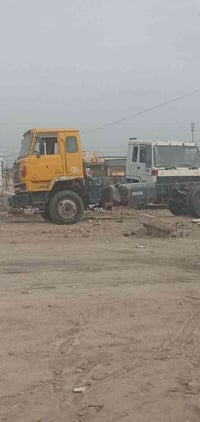 نيسان ديزل • اصفر • شاصي بدون تانكي