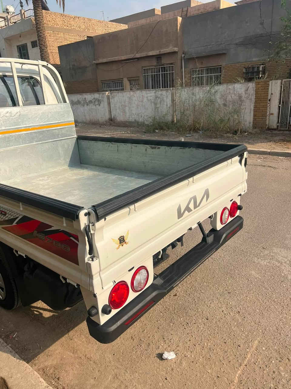 للبيع كيه دبل قماره ٢٠٢٥ ماشيه ٢٢ ألف فقط السياره جديده بيه دحجه صغيره  بل باب السعر ١٧٥ 
***********
