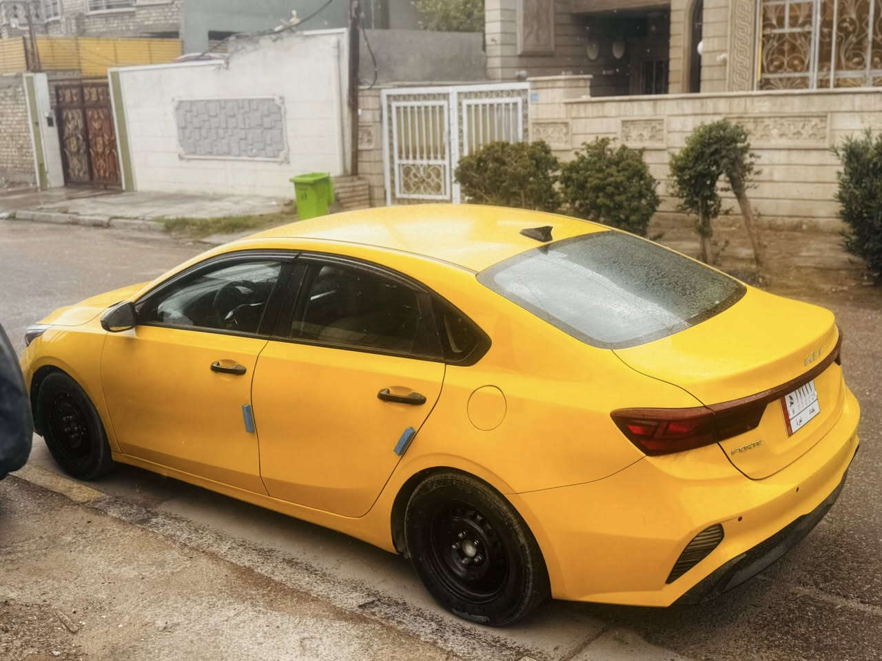 سلام عليكم سياره للبيع فور تي سياره كدامكم نضيفه كلش كير و مكينه مكفول من لبرغي و هاذ حادثه بمريكه و وحادثه بل عراق تبديل باب خلفي بلادي فقط 
سعر155 و بيه مجال 🤏🏻
مكاني بغداد بلديات 
***********

🫶🏻♥️
