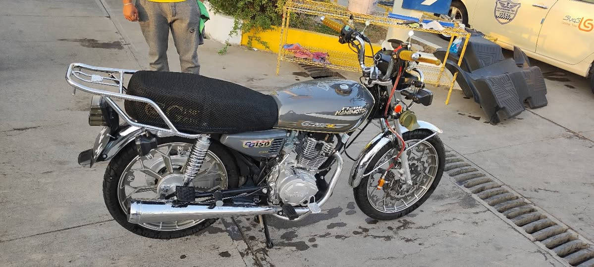 دراجه للبيع
نامي برو 
موديل 25
محرك 150
مابي اي شي 
 منافيس موجود 
680 ومجال للشراي


**إذا كنت صاحب هذا الإعلان وتريد حذفه لأي سبب، رجاءا أرسل رسالة إلى الدعم الفني**