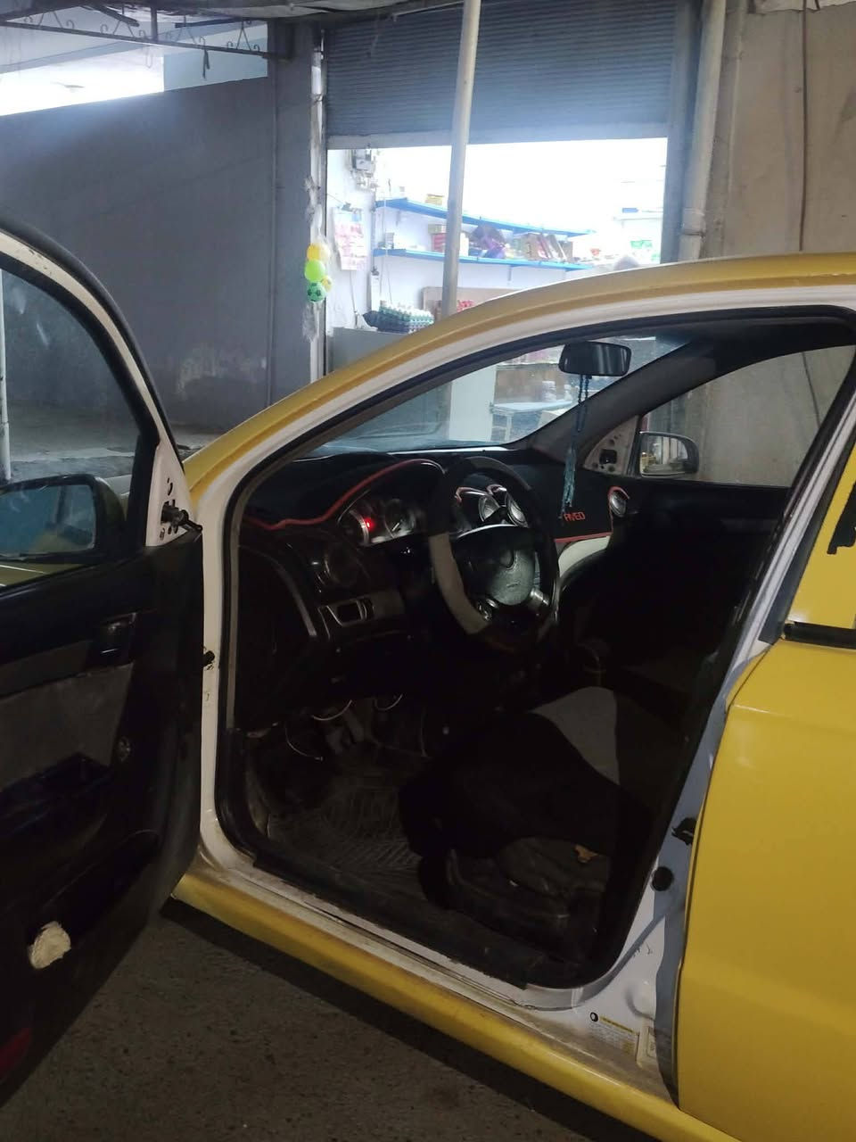 سلام عليكم افيو للبيع موديل 2007مكينه وكير شرط سنويه2025 رقم انبار انكليزي مميز مصبوغه عام جديد سياره امريكي  بعدها مامبولشه سياره حيل نضيفه تايرات جدد خط ابيض صارلي سبوع من شادهم لايتات بلاجكتورات كلو شغال تدفئه شغاله تفاصيل اكثر اتصل وتدلل الخاص مفتوح السعر 40
***********
