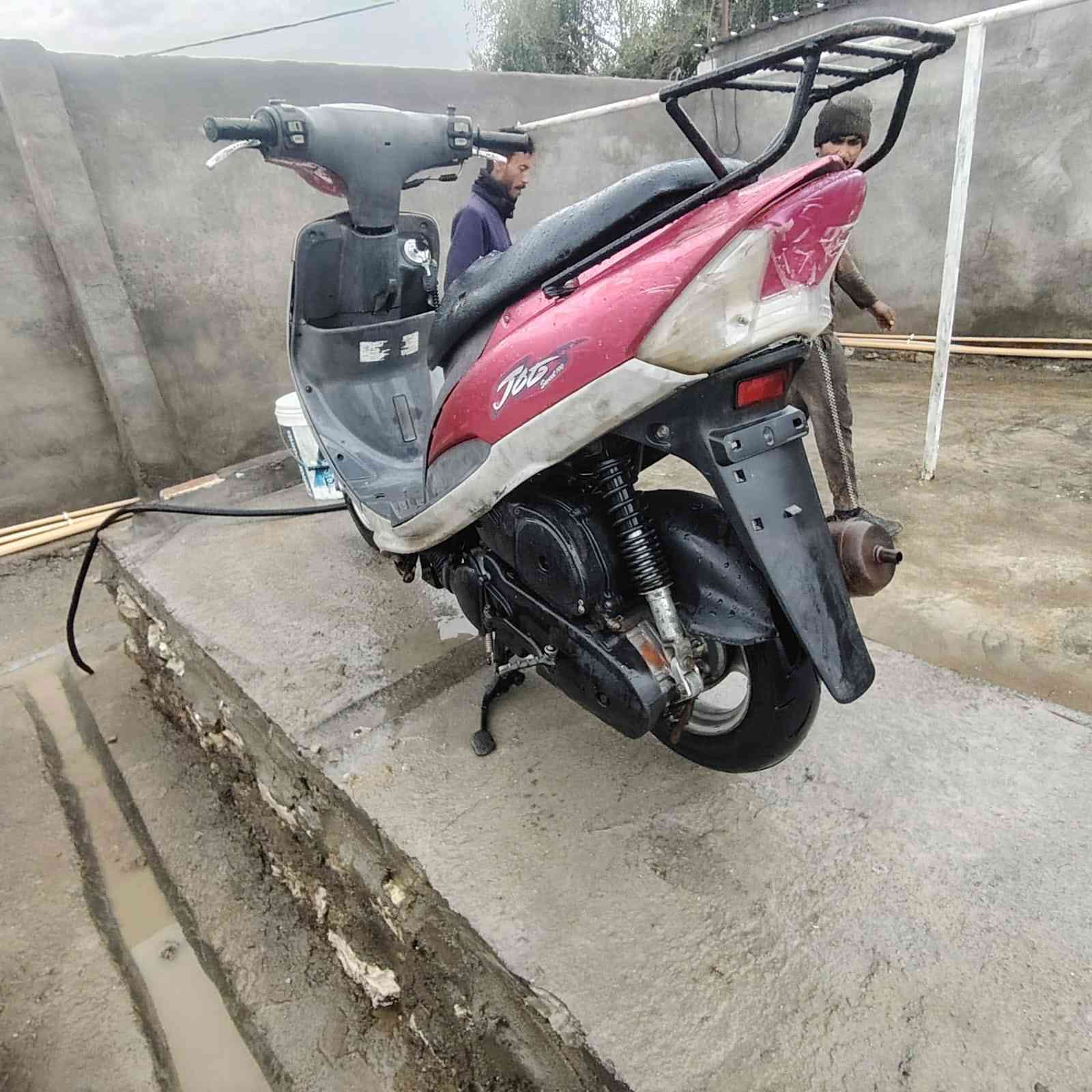 السلام عليكم  للبيع   مكينة برغي ما مفتوح بلاد كهربائيات كلهة شغال  عوزهة ترتيبات بسيطة  السعر ب 850 و بيهة مجال  شراي  تعال واتساب***********
