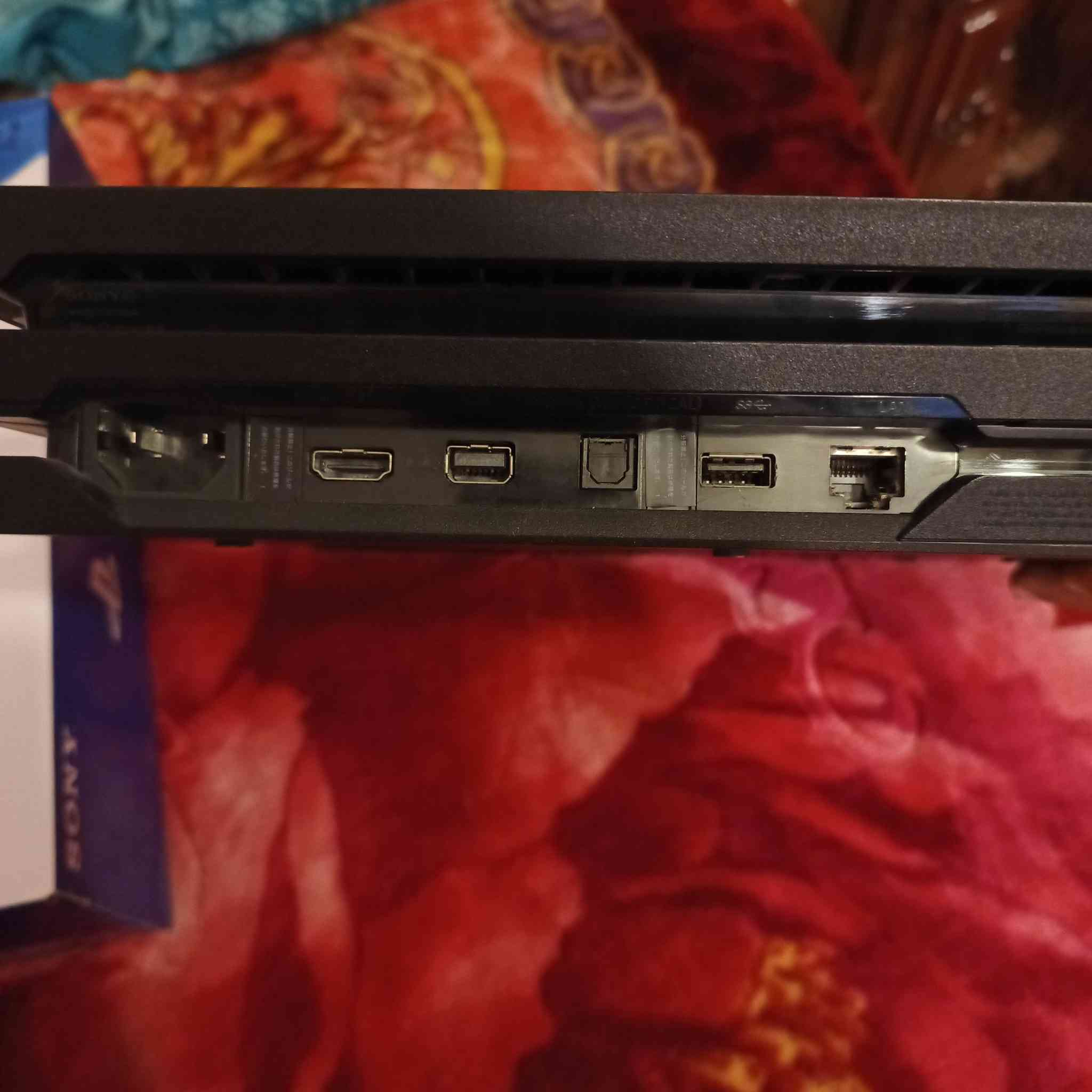 بلي 4 للبيع واحد تيرة لوك ستيكر ملحقات اصلية مع 3 جوستكات أصلية وليس تجاري مع قرص GTA السعر 290 قفل منهي مكاني ناصريه توصيل ماكو ***********
