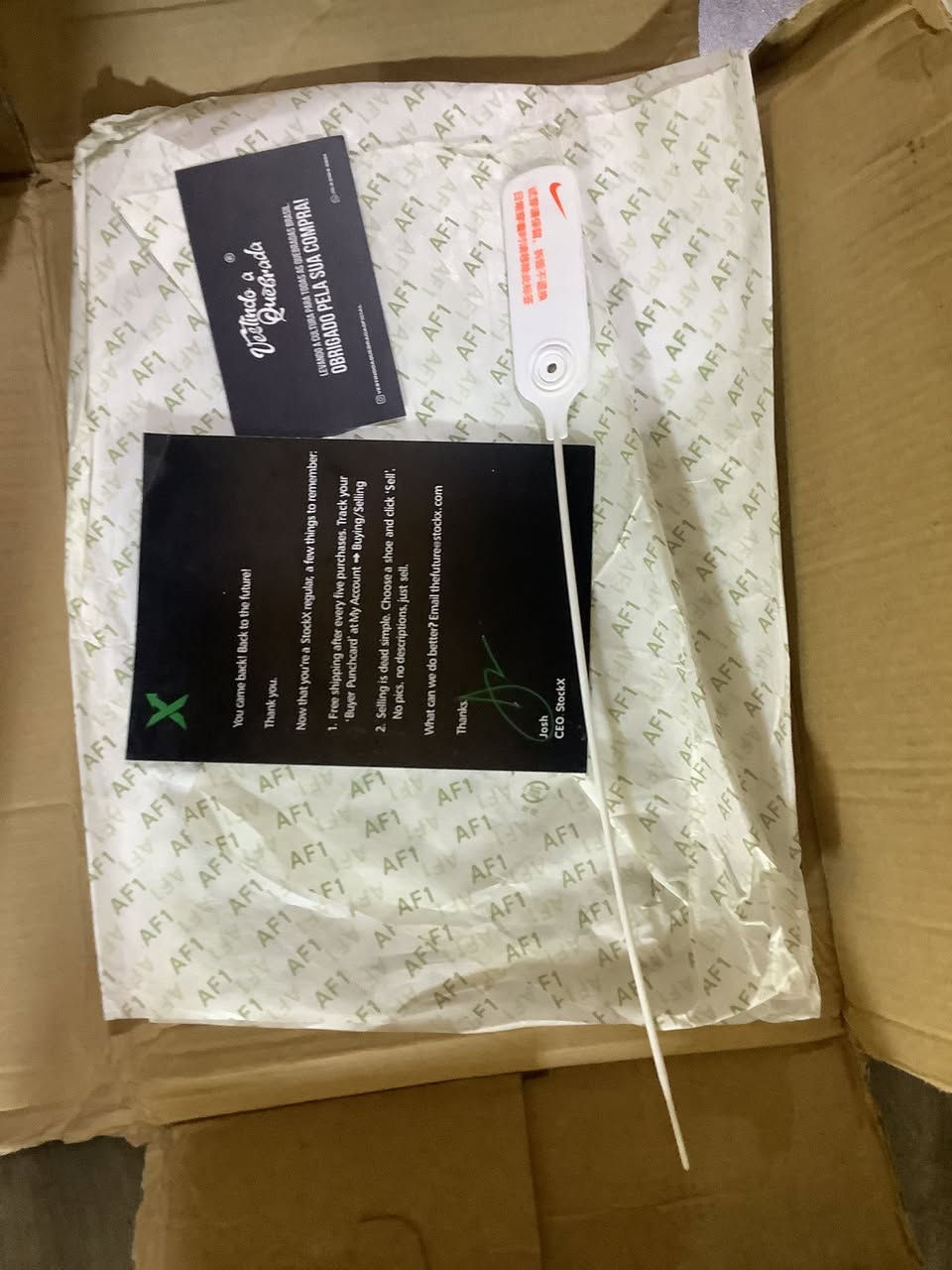 حذاء نايك ايرفورس اصلي قياس 44 يلبس 45 يجي وية كارتونة سعر 65 مكاني ديالى بعقوبة عندي توصيل 
ملاحطة : حذاء اصلي مو كوبي


**إذا كنت صاحب هذا الإعلان وتريد حذفه لأي سبب، رجاءا أرسل رسالة إلى الدعم الفني**