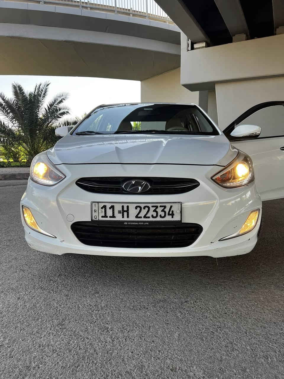 السلام عليكم 

أكسنت موديل 2016 خليجي /رقم بغداد 
محرك 1.600دبل قطره دوش 
السعر/116$ /وبي مجال حك الجيه 
كير ومحرك شرط مامفتوح
تخم تاير جديد 
الصدر بعده شركه 
السبير مانازل  
اشاير مري 
تبريد شرط ثلج 
ثلاجه بل جكمجه
فتحه سقف
كامره خلفيه 
شاشه اصليه تدعم كار بلاي 
2بصمه جديده شركه
ماشيه 154k/m حقيقي 
مكفوله من صبغ ومعجون وضربه 
بيها فقط ربع
دعاميه اماميه  ورشيتها
السونار مرفق مع الصور
السياره عل ايدي مال بيت ونظيفه جدا 

السياره ب اسمي شرط تحويل ثاني يوم 

العنوان /بغداد الدوره شارع ابو طياره
الاتصال /***********
***********
