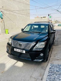 لاندكروز لكزز 2011   سياره جديده بدون صبغ بيها الباب الخلفي والجاملغ ا...