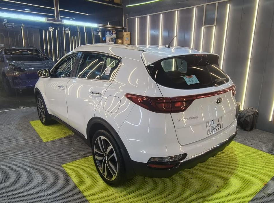 السلام عليكم
سبورتج 2019 خليجي 
مكفول صبغ وضربه وتبديل 
ماشيه 45 الف جديده مابيه اي نقص 
وضع شركه
السعر 177 ورقه 
رقمي ***********
