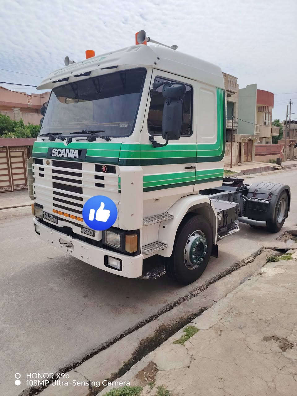 للبيع اسكانيه 143 طخم تايات  مثبته بودي ذات جوانب متحركه شرط التحويل 
رقم الهاتف ***********
