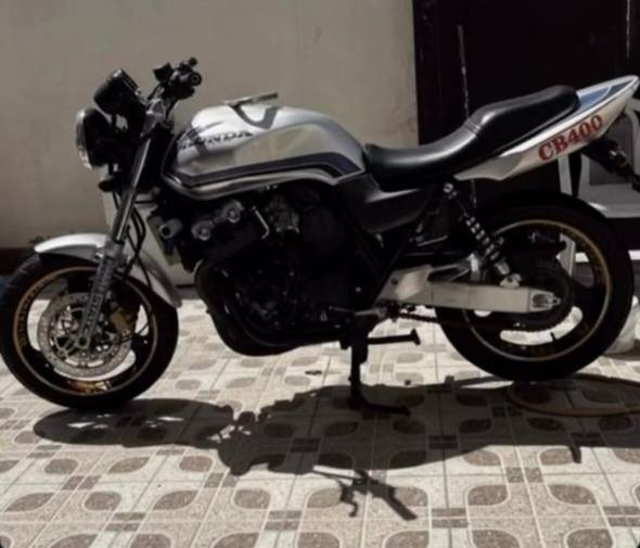 سلام عليكم سيبي فور 400 للبيع مكفوله فقط نقصه فج بريك الخلفي الدراجه نكره سلف بأي وقت تشغل وتطلع مكان ديوانيه متواجد فيس


**إذا كنت صاحب هذا الإعلان وتريد حذفه لأي سبب، رجاءا أرسل رسالة إلى الدعم الفني**