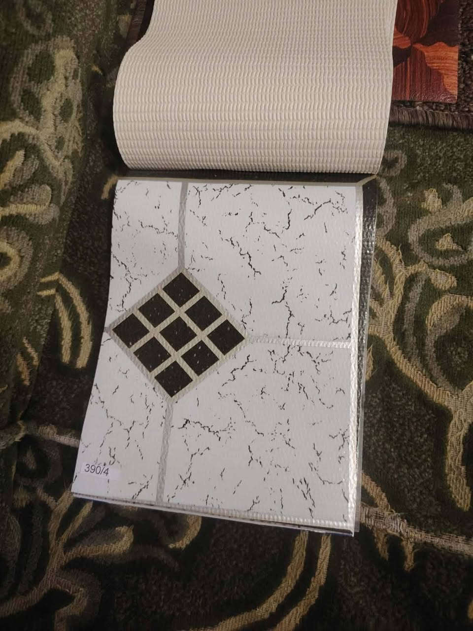 متوفر الان جلد ارضيات درجه اولى مبطن .واسفنجي ضد البكتريا والحرائق انتاج سنه 2026

متوفر باكثر من 50 لون ونقشة مميزة
المسيب السوق الكبير محلات رضا الجاروش شارع زين العابدين للحجز ولتساب ***********
