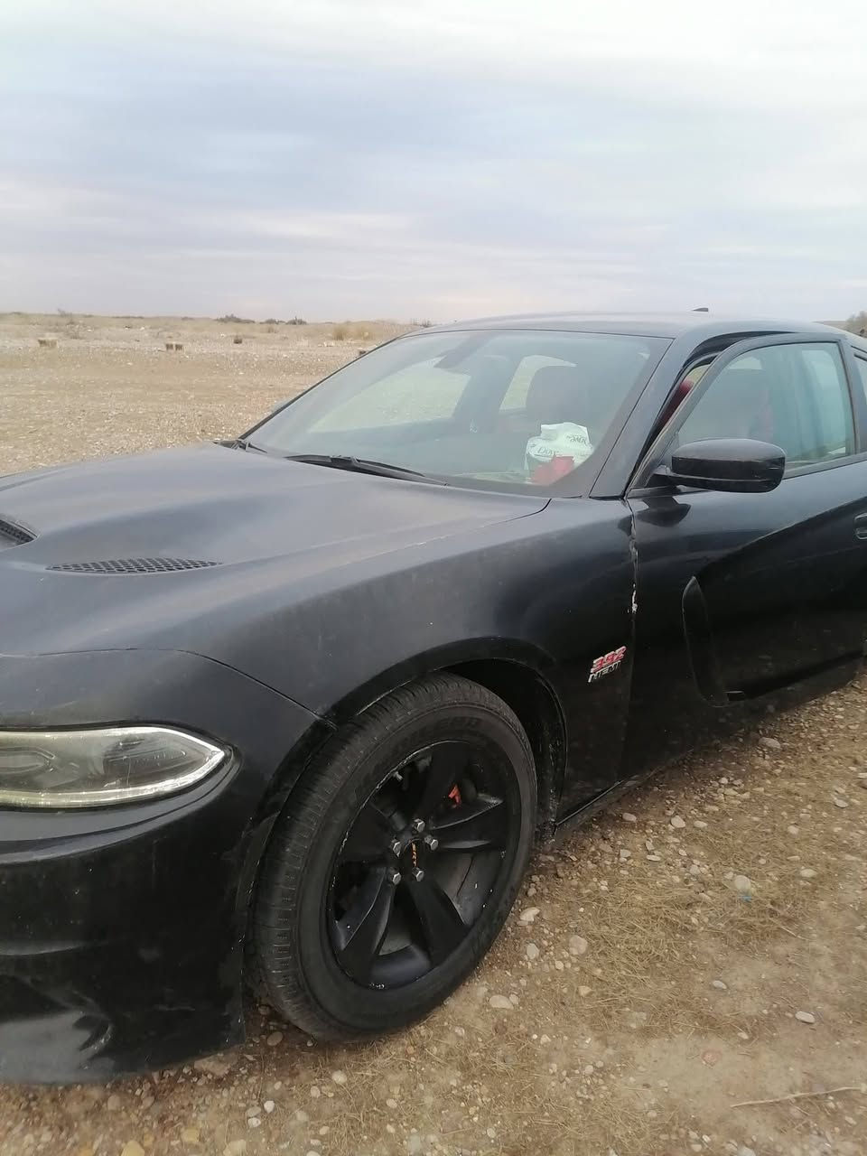 السلام عليكم جاجر ٢٠١٥ بسمي رقم بصره تخم تاير حداده خلفيه اماميه جديده جاهزه سياره السعر١٤٥
***********
