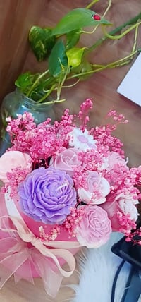 عيد الام • شموع معطرة • حسب الطلب