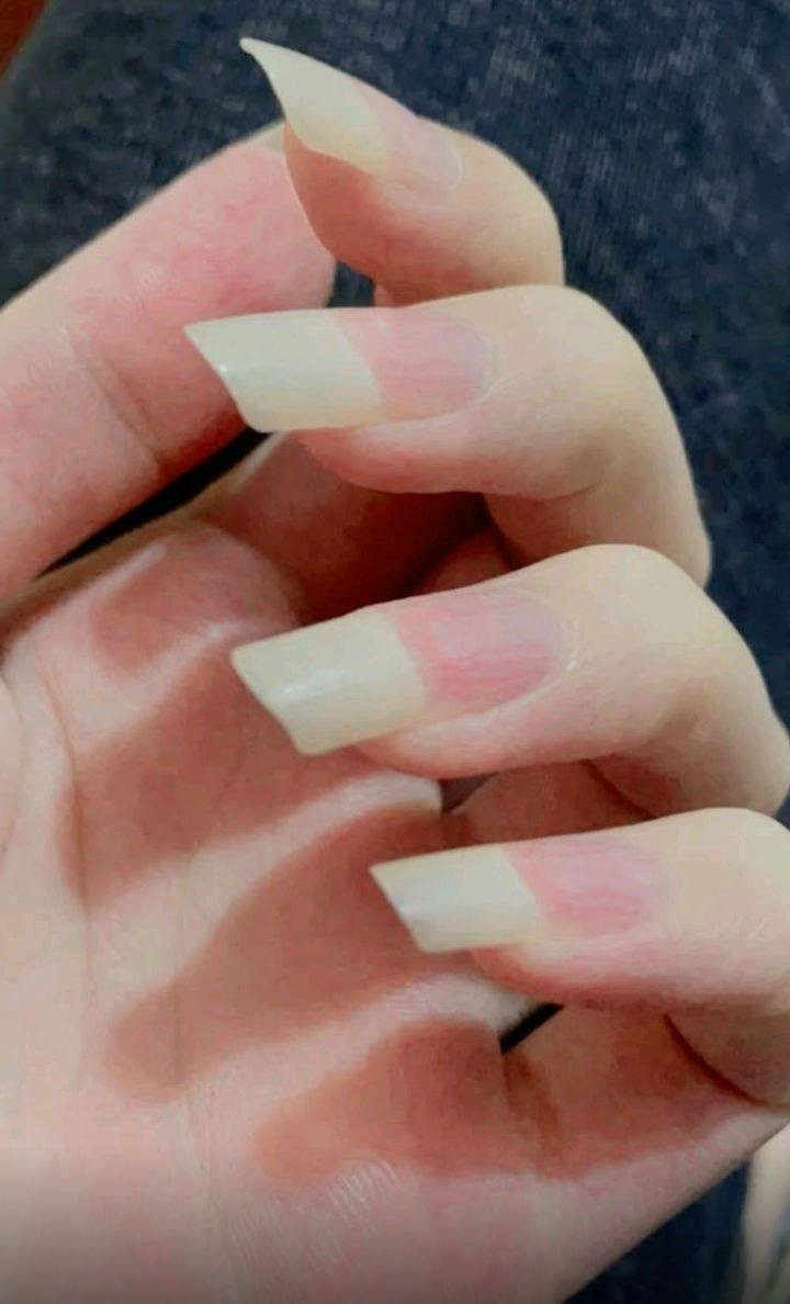 سيروم الاظافر الزيتي 
يقوي الاظافر ويمنع تكسرها 
يقويها ويحميها 
يطول الاظافر 

خلي اظافرج طبيعية


**إذا كنت صاحب هذا الإعلان وتريد حذفه لأي سبب، رجاءا أرسل رسالة إلى الدعم الفني**