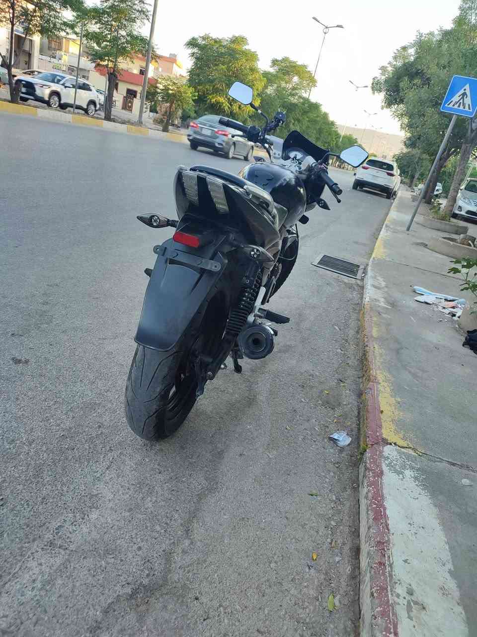 البيع دراجهة هندي برغي واحد ما عايزهة ناعمهة بل مشي ومريحا كهربايات مكينه كير كله بشرط سعرهة مناسب كلش او مراوس  وفرق اخذ  السعر 650     ***********
