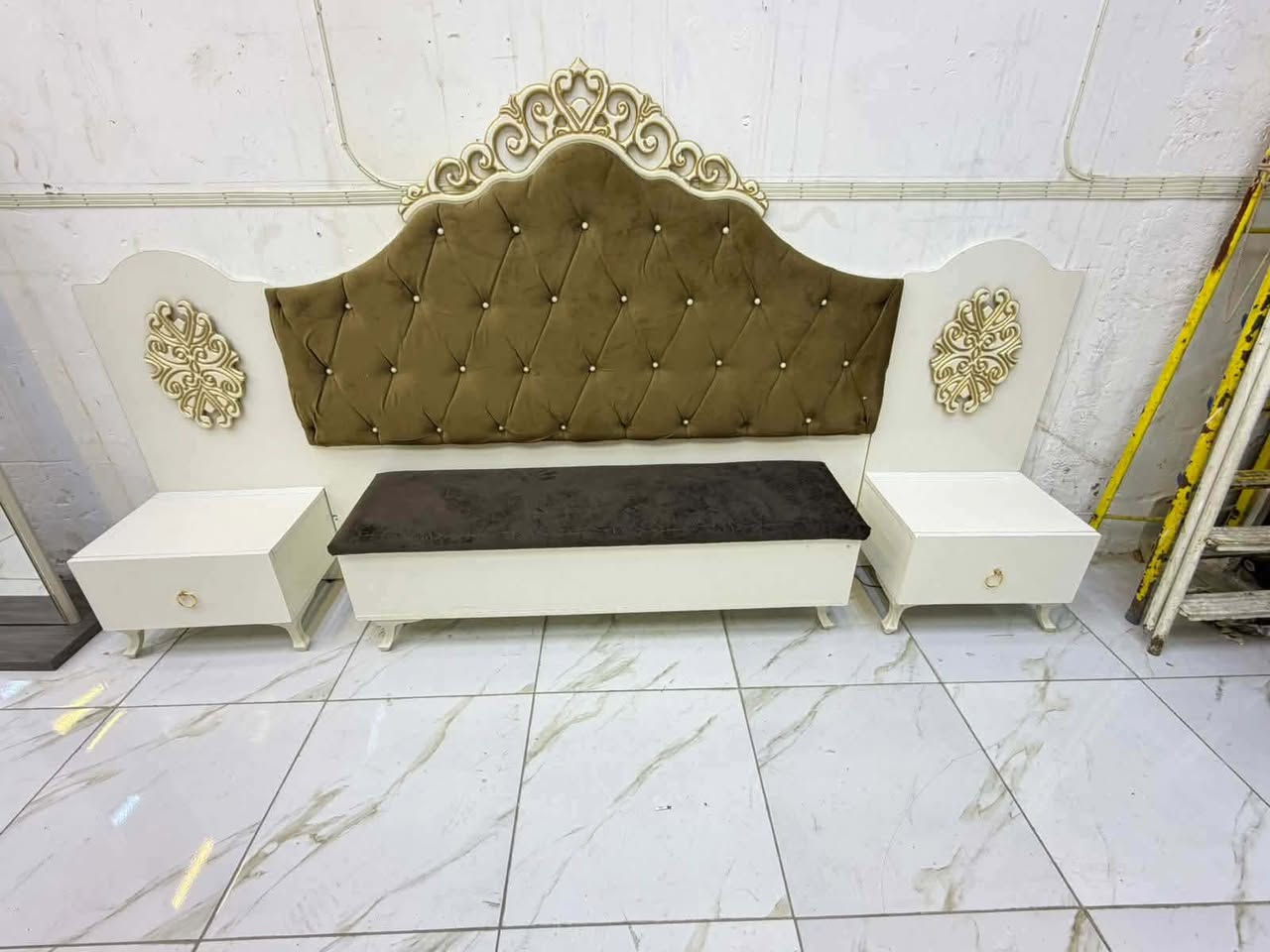 غُرفُهّ مستخدمه 
5قطع ب475ويا التوصيل والشد واصل
حجز والاستفسار واتساب فقط ***********
