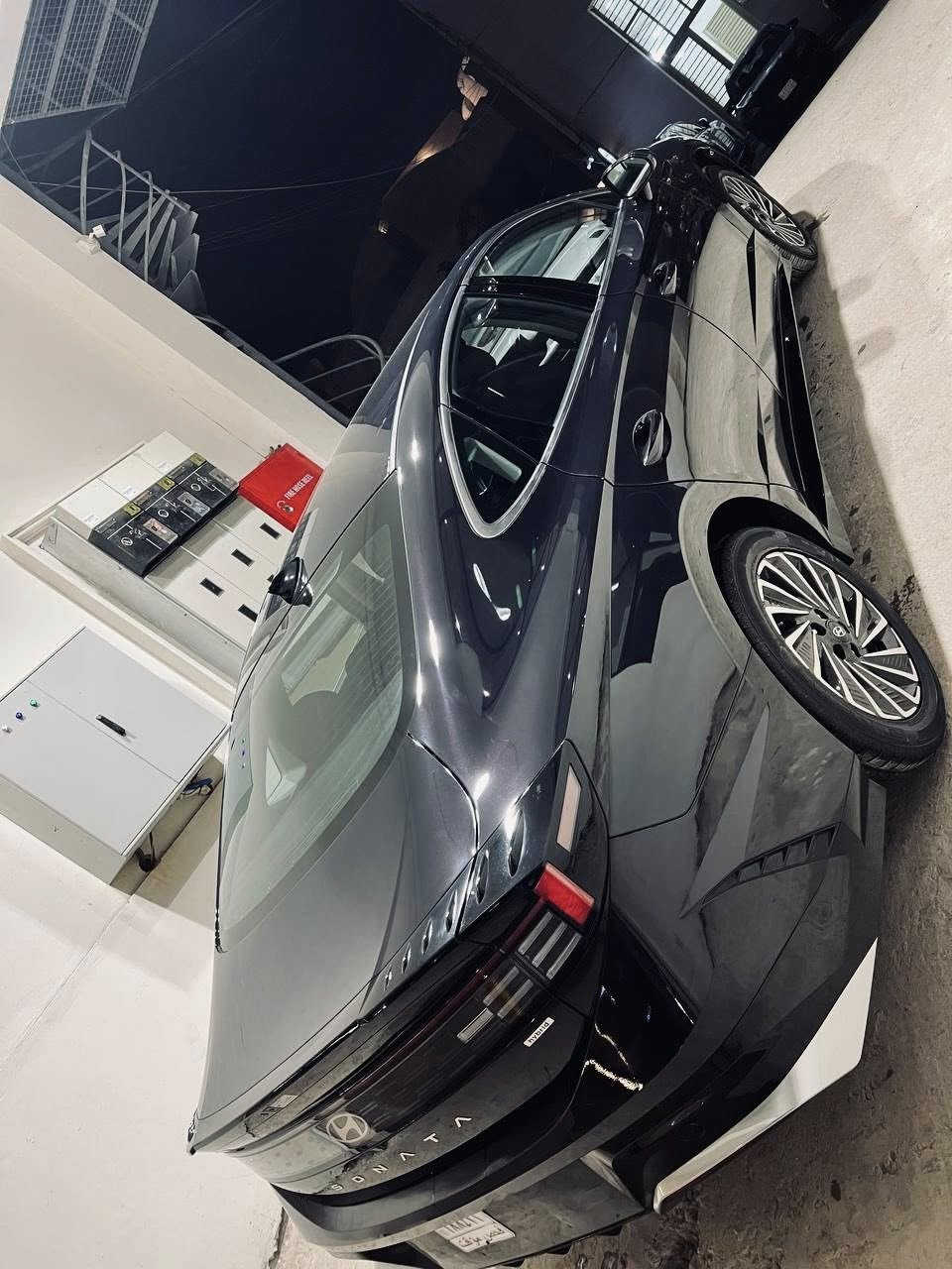 للبيع – هيونداي سوناتا 2025 هايبرد | فئة SEL
🔹 الموديل: 2025

🔹 الفئة: SEL Hybrid

🔹 المحرك: 2.0 لتر هايبرد (بنزين + كهرباء)

🔹 ناقل الحركة: أوتوماتيك 6 سرعات

🔹 الدفع: أمامي (FWD)

🔹 الوضع: نظيفة جداً / دخول جديد 

🔹 عداد المسافة / 34 الف ميل 

✨ التجهيزات والمواصفات:

✔ شاشة وسطية كبيرة 12.3 إنج

✔ شاشة عدادات رقمية

✔ Apple CarPlay & Android Auto

✔ نظام Hyundai Digital Key (تشغيل وفتح بالموبايل)

✔ شاحن لاسلكي للهاتف

✔ مقاعد أمامية مدفأة

✔ المقاعد الامامية تحكم كهربائي

✔تحكم ستيرن 

✔ مثبت سرعة ذكي

✔ نظام تشغيل بصمة

✔ كاميرا خلفية

✔ اضاءة لد اماميه وخلفيه 

✔ نظام الحفاظ على المسار

✔ نظام التحذير من التصادم

✔ نظام النقطة العمياء

✔ تبريد قطعتين 

✔ جنوط ألمنيوم أصلية

✔ مدخل تايب سي امامي خلفي 

🔋 نظام هايبرد اقتصادي وقوي.

📄 السيارة تترقم باسم المشتري والرقم مجاني اخوان (الرقم بلاش ) 

📍 الموقع: (بغداد / حي الجامعة )

💰 السعر: ( 203 $)يعني دفترين و 300 دولار

📞 للاستفسار:

📱 اتصال / واتساب (***********)
