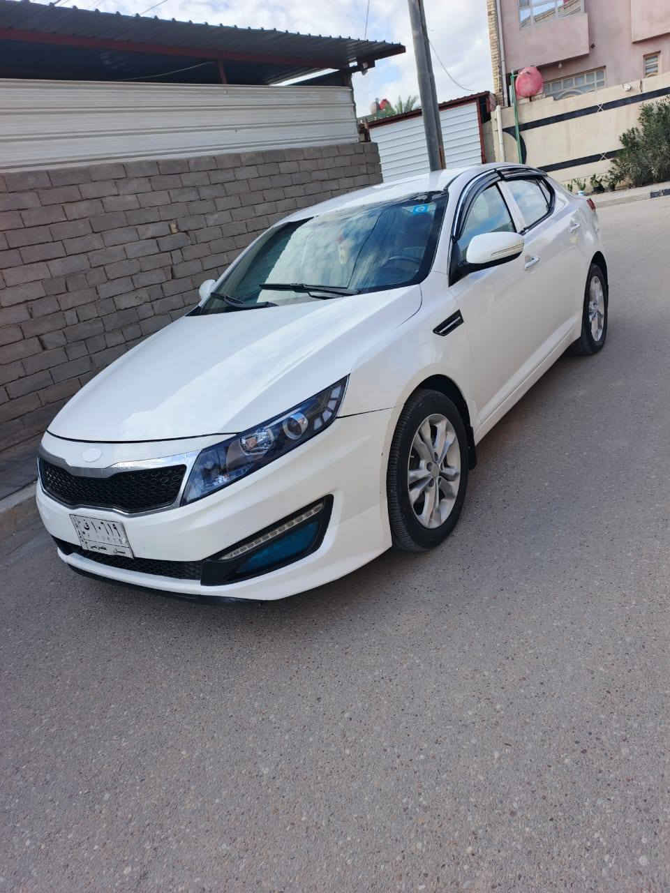 سلام عليكم سياره اوبتيما خليجي شركه العامه2012
سياره مكفولة كفاله عامه وجاهزه من كلشي 
السعر 119 وبيها مجال حق الجيه 
العنوان بصره قضاء المدينة 
لاتصال *********** علمن انه سياره جديده
