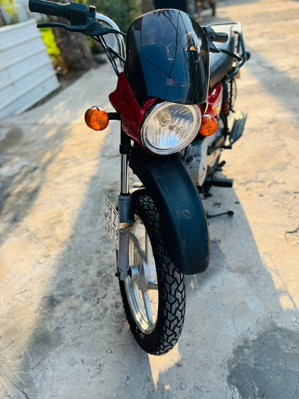 سلام عليكم اخوان دراجه موديل 19 تحويل ثاني يوم دراجه مضمومه لين نضيفه ملاحضه لدراجه ممشتغله دلفري ابد تحويل ثاني يوم سعر لدراجه 1650 مجال قليل كلش مكاني بغداد لتواصل *********** دراجه كلشي شغال بيه اي نقص مابيه
