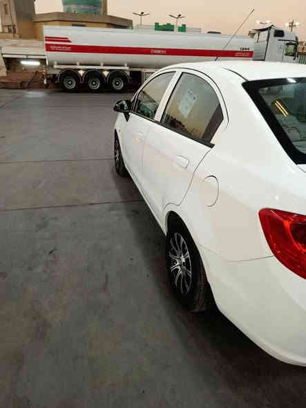 السلام عليكم سياره سائل للبيع موديل 2012  رقم اربيل سنويه جديده رقمها دولي  جديد هزه جديده باسمي تخم تخم تاير جديد ويل جديد كير ومحرك نظيف دوشمه كشننات وارضيه سياره كامله سعر 55 مكان بغداد البلديات*********** بغداد
