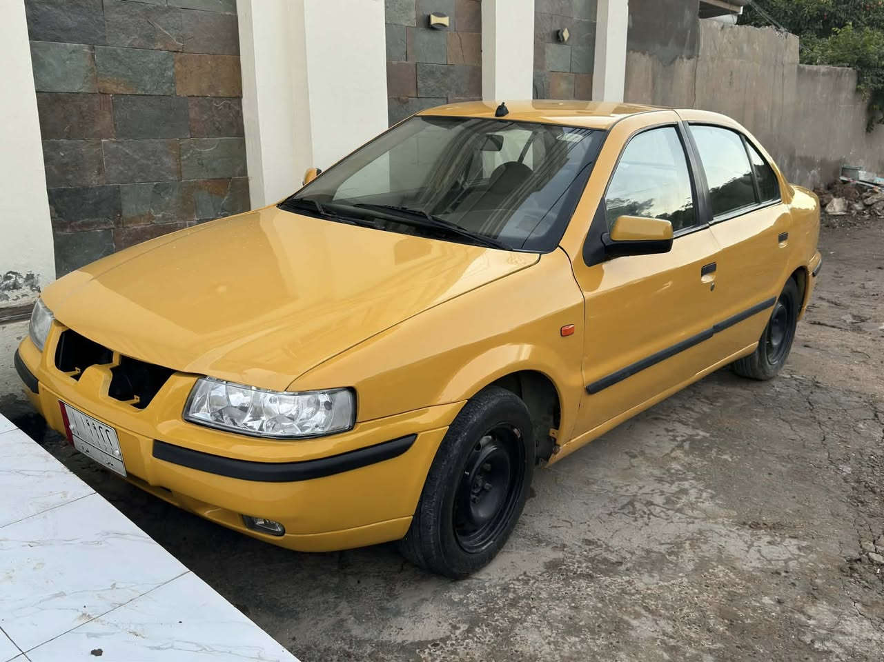 السلام عليكم سمند موديل 2011  سياره جاهزه ونضيفه كلش   صفاح موس  كهربايات كلها شغاله سماعات  كلها شغاله سنتر الوك تبريد تدفئه كله شغلله مكينه بيها جبن طاكه. والسياره صار بيها حادث قبل فتره وتبدلن جاملغات وبنيد. وبيها تصليح بلشواصي كد ٤ اصابع   البيع او امراوس ابسايبه نضيفه  سعرها ٢٧. رقمها بابل تحويل ثاني يوم ورقم مميز. مكاني حله ابو غرق  رقمي ***********
