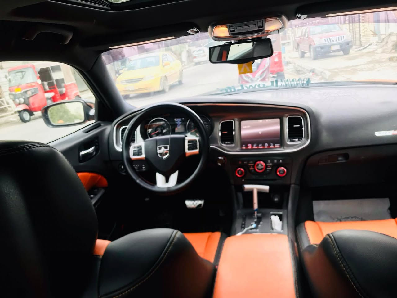 2014
فول مواصفات 
بيها صبغ جاملغ امامي فقط 
العنوان بغداد الجديدة 
رقم الهاتف ***********
