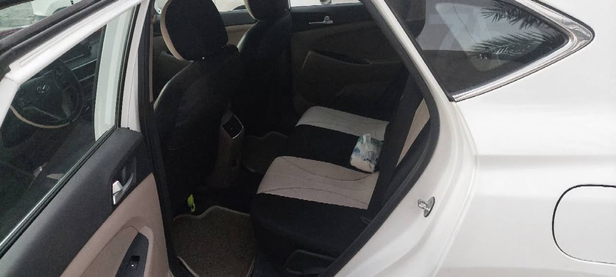 السلام عليكم توكسان موديل ٢٠٢٠بغداد ماشيه ٧٢ الف نص فول حالة جيدة جدا يوجد فيها قبغ الجنطة مبدل قطعة أصلية فقط رايدها ب١٩٥ ورقة للي يرغب الاتصال ***********العنوان شهداء البياع
