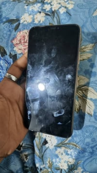 آيفون ١١ برو ماكس • شاشة مبدلة • بطارية ٧١%