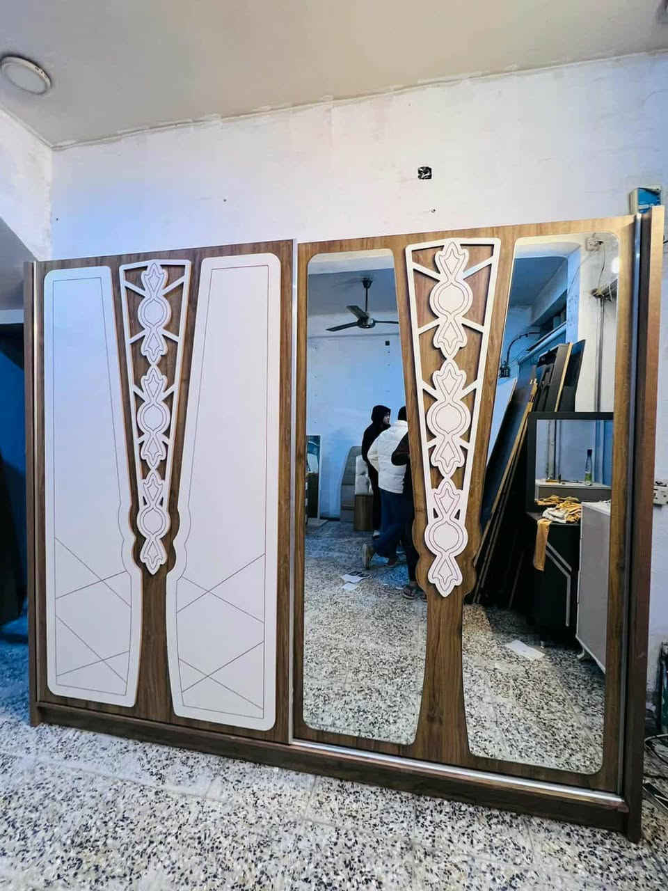 غرفه تركي عنوان بغداد نضافه 100/80توصيل مجاني داخل بغداد.. ومحافضات بكروا  ال شراي يتفضل وتساب ***********
