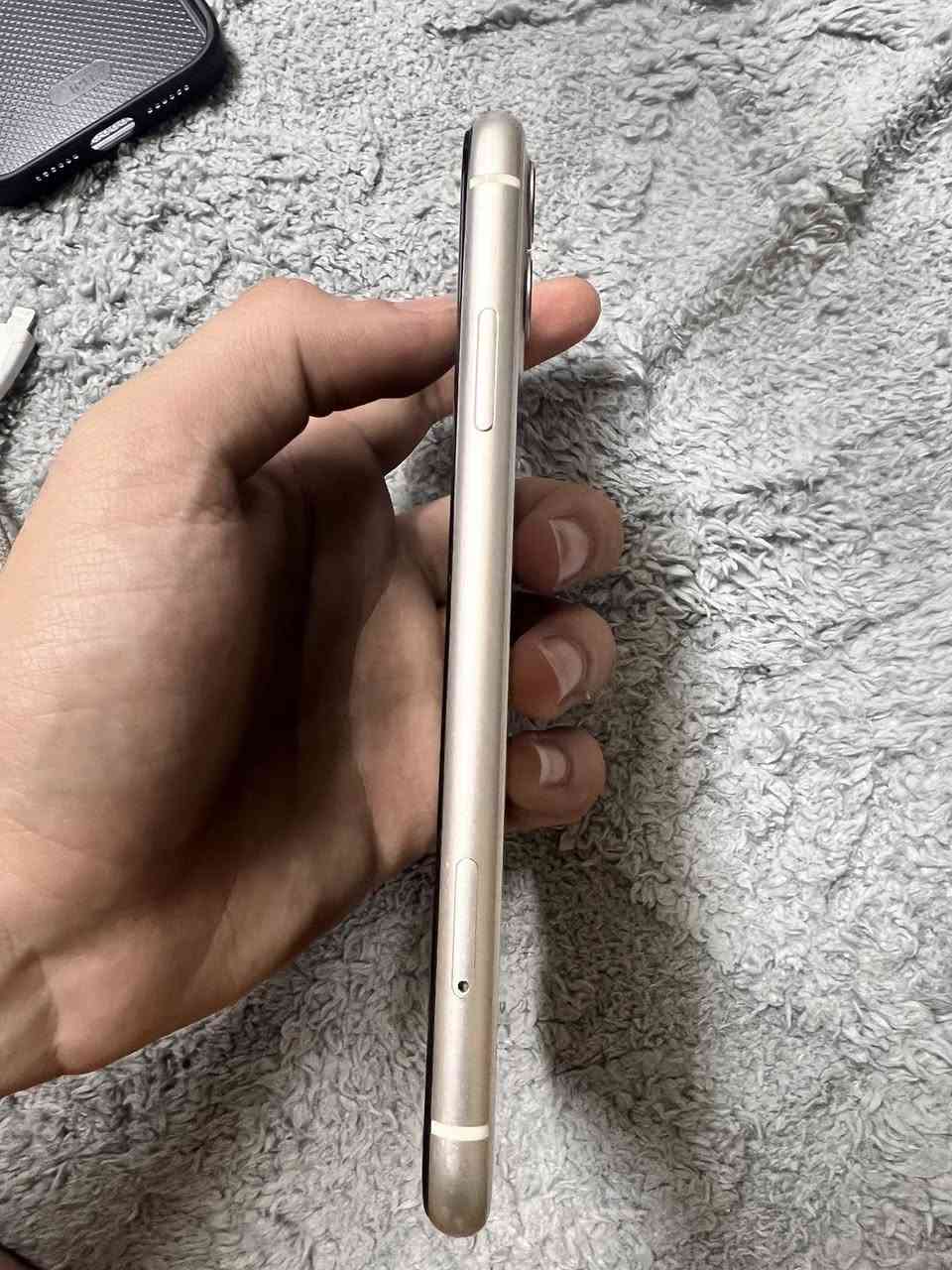 ١١ عادي
ذاكرة 128 دبل سيم 
بطارية 100 
مبدل بطاريه وشاشة تفليش نوعيه زينه 
الهوم مرات يشكل سعرو 180 وبي مجال


**إذا كنت صاحب هذا الإعلان وتريد حذفه لأي سبب، رجاءا أرسل رسالة إلى الدعم الفني**