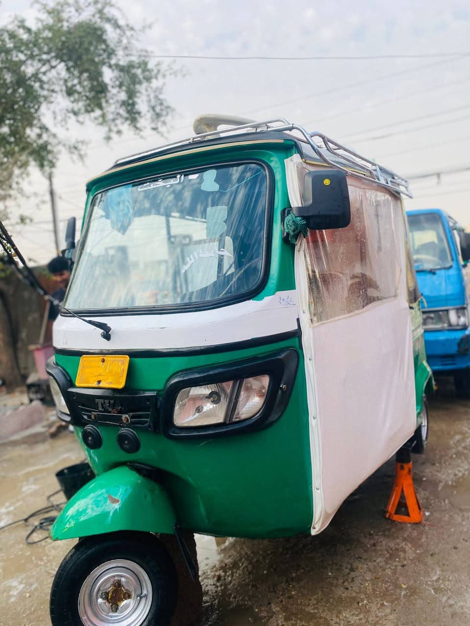 السلام عليكم تك تك البيع تي في اس موديل 2022/شهر 2/ رقم وسنوية ب اسمي رقم بابل / مكاني بغداد الدوره ابو الديشير / السعر 7500 وبيها مجال الشراي / مستعد مداور ثاني يوم /***********
