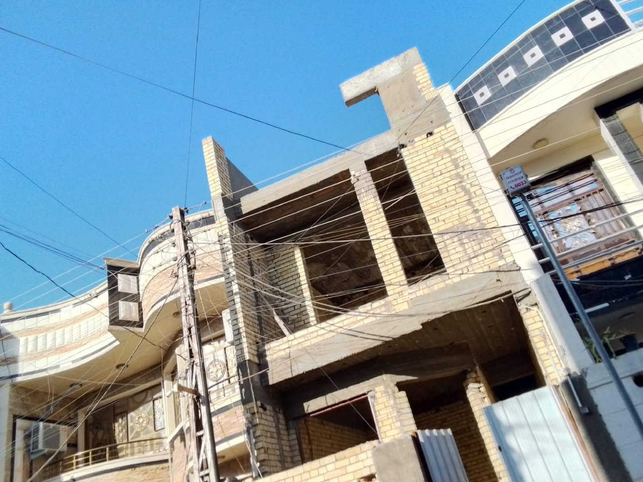 نجاره وحداده 
*********** متواجدين في بغداد
