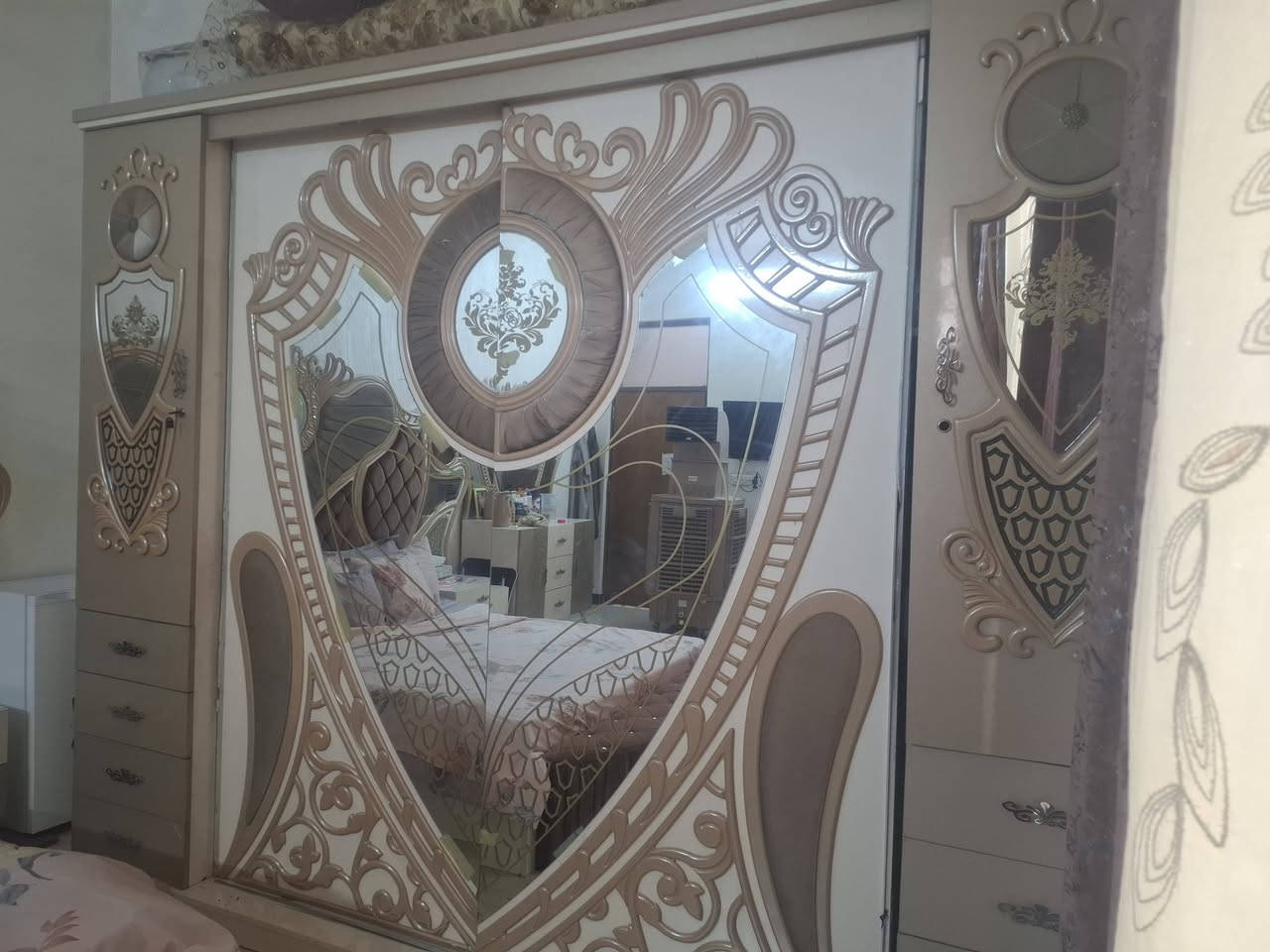 السلام عليكم عندي غرفه تركيه ٩ قطع للبيع. ب٧٩٠


**إذا كنت صاحب هذا الإعلان وتريد حذفه لأي سبب، رجاءا أرسل رسالة إلى الدعم الفني**