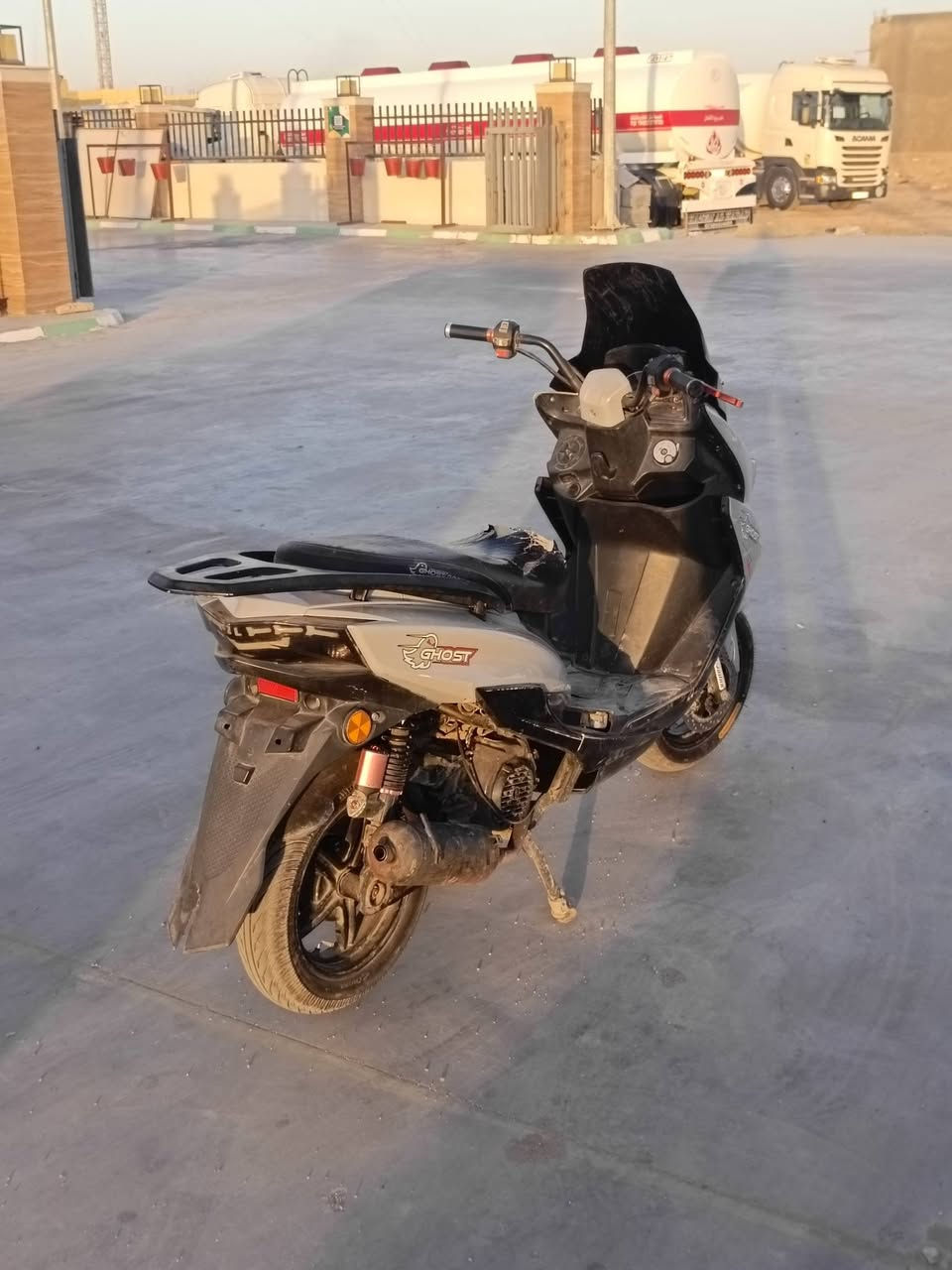 سلام عليكم دراجه سترونك 2023للبيع كهربائيات شغاله ما عدا الأشاير  ضوه عالي ناصي شغال السعر 350 وبيه مجال الرقم *********** خاص مفتوح
