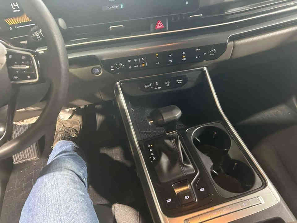 كيا كرنفال 2025 

حره بدون رقم 
مكان بصره 
جاهزه حاليا 

مواصفات عاديه 
بصمه شاشه دجتال 
فول رادار
حساس امامي خلفي 

تبديل بنيد ودعاميه فقط نفس اللون
بدون صبغ 
السعر 

285

***********
واتساب
