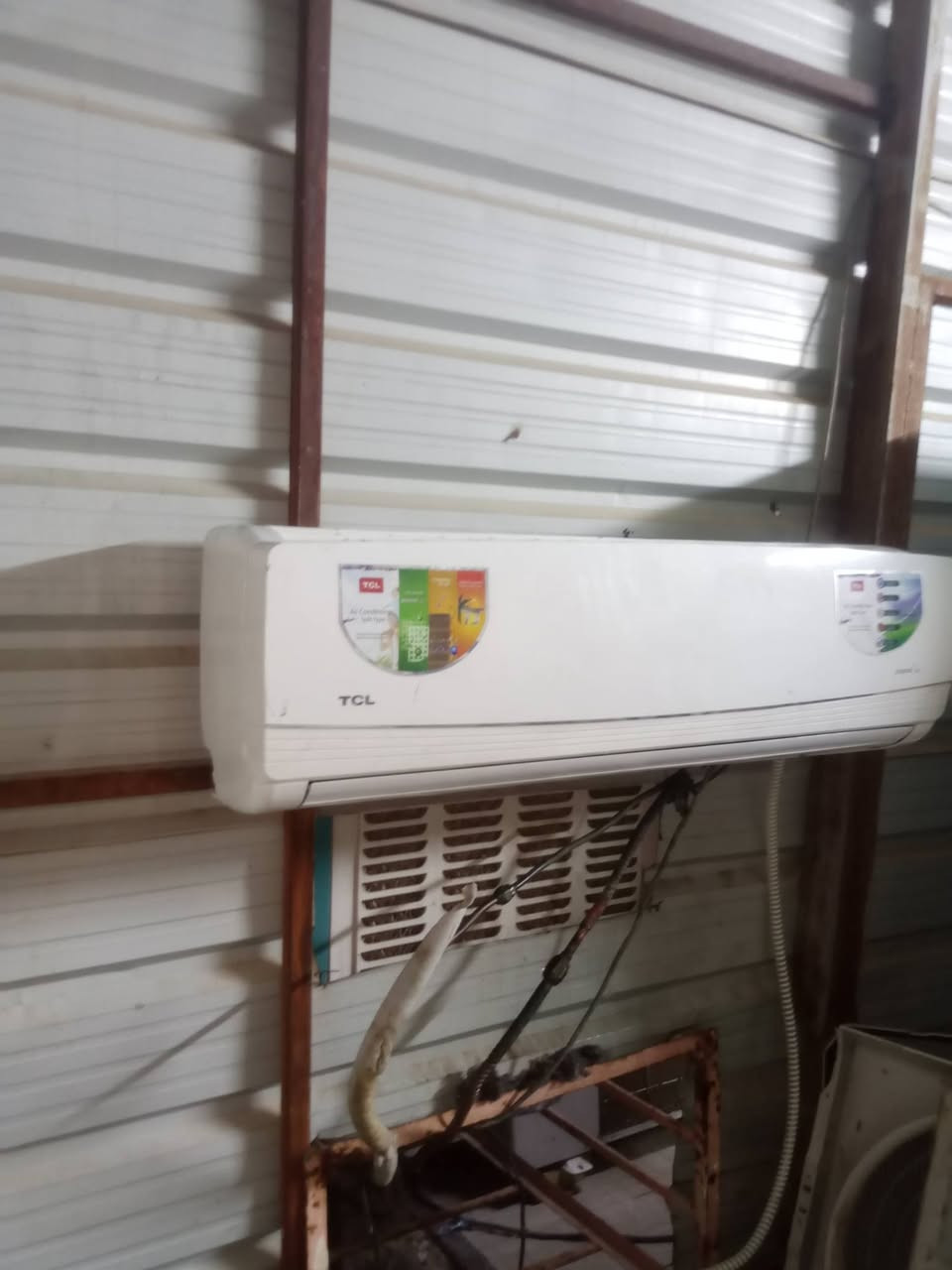 السلام عليكم سبلت تي سي ال للبيع سعر 350 وبي مجال قليل سبلت نظيف كلش
***********
