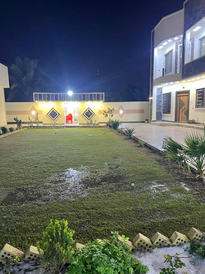 بيتين vip للاستثمار والايجار السنوي فقط الدوره مدخل جمعيه خير الله على خدمي السريع المؤدي الى محطه الؤلؤه يصلح سكن او شركه او مخازن 
- كل بيت ٥ نوم 
٢- سويتات الطابق الارضي والثاني
٣- مطابخ ايطاليه 
٤- بكل طابق كيزر 
٥- بكل بيت ٣ تانكيات ماء ومظخات ماء وبوسترات 
٦- تدفئه وتبريد 
٧- حدائق ٢ كبار 
٨- المساحه الكليه ١٤٠٠م 
٩- كامرات مراقبه فول 
١٠- كراج والطرامي تاخذ ١٠ سيارات 
١١- كل بيت ٤ حمامات + تواليتات وحمام خارجيه
١٢- شلال وكعده ترفيهيه باحدى الحدائق 
*********** / ***********
