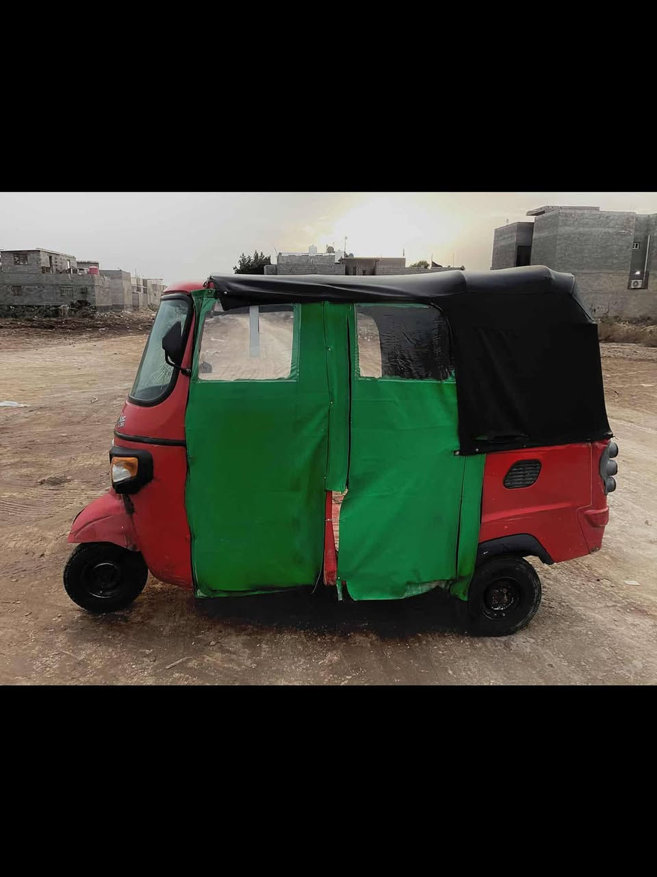 تكتك 2018 بياجو محور مكينه TVS  أوراق مو رقم  النضافه مثل ما تشوفون بصور السعر مليونين و750 وبيها مجال.***********
