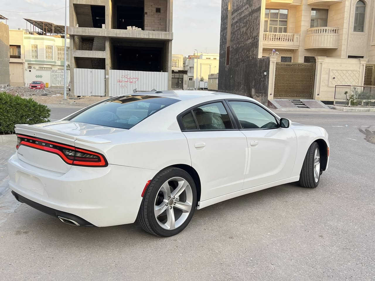 سلام عليكم دوج جارجر موديل ٢٠١٩. رقم أربيل جديد
سياره وارد كنديه داخله كلين تايتل كفاله عامه  
سياره جاهزه من كلي نواحي ستعمال شخصي كلش جديد. مابيه أي نقص
مواصفات SXTمعروفه 
مكينه ٣٦٠٠سته سنندر
ماشيه ٦٥ ميل
حاس خلفي 
كشنات حضن 
كشفات بالدعاميه 
هيتو بالمرء
كأمره خلفيه 
العنوان البصره 
***********
