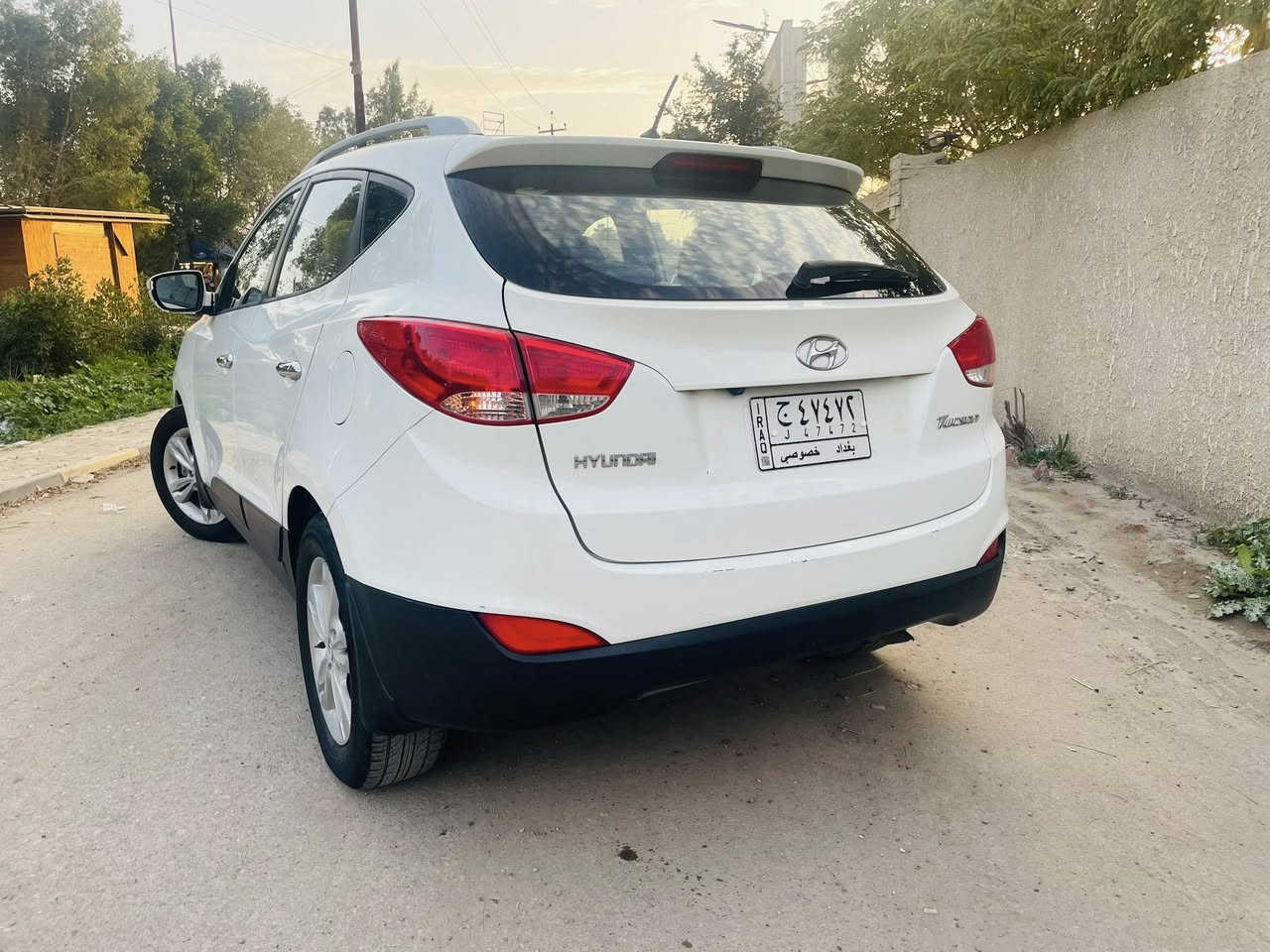 سلام عليكم وتحية طيبة للبيع توسان 2013 خليجي فول مواصفات شاشة كبيرة بانوراما محرك 2000 باقي مواصفات. معروفة بيهة جاملغ وبنيد تبديل نفس لون  رقم بغداد ستفسار *********** سعر 132 بيهة مجال قليل
