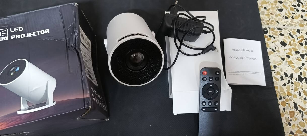 سلام عليكم 
من رخصة الادمن 
داتا شو فول دقه ماتدعم ال واي فاي فقط كيبل  HD وتكدر تربط الموبايل سعر45شامل أجور توصيل ***********واتساب
