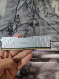رام 16 ddr4 سرعته 2133 نك مايكات عدد ٣ مجسمات عدد ٢ طول ٣٠ cm شاشه لاب...