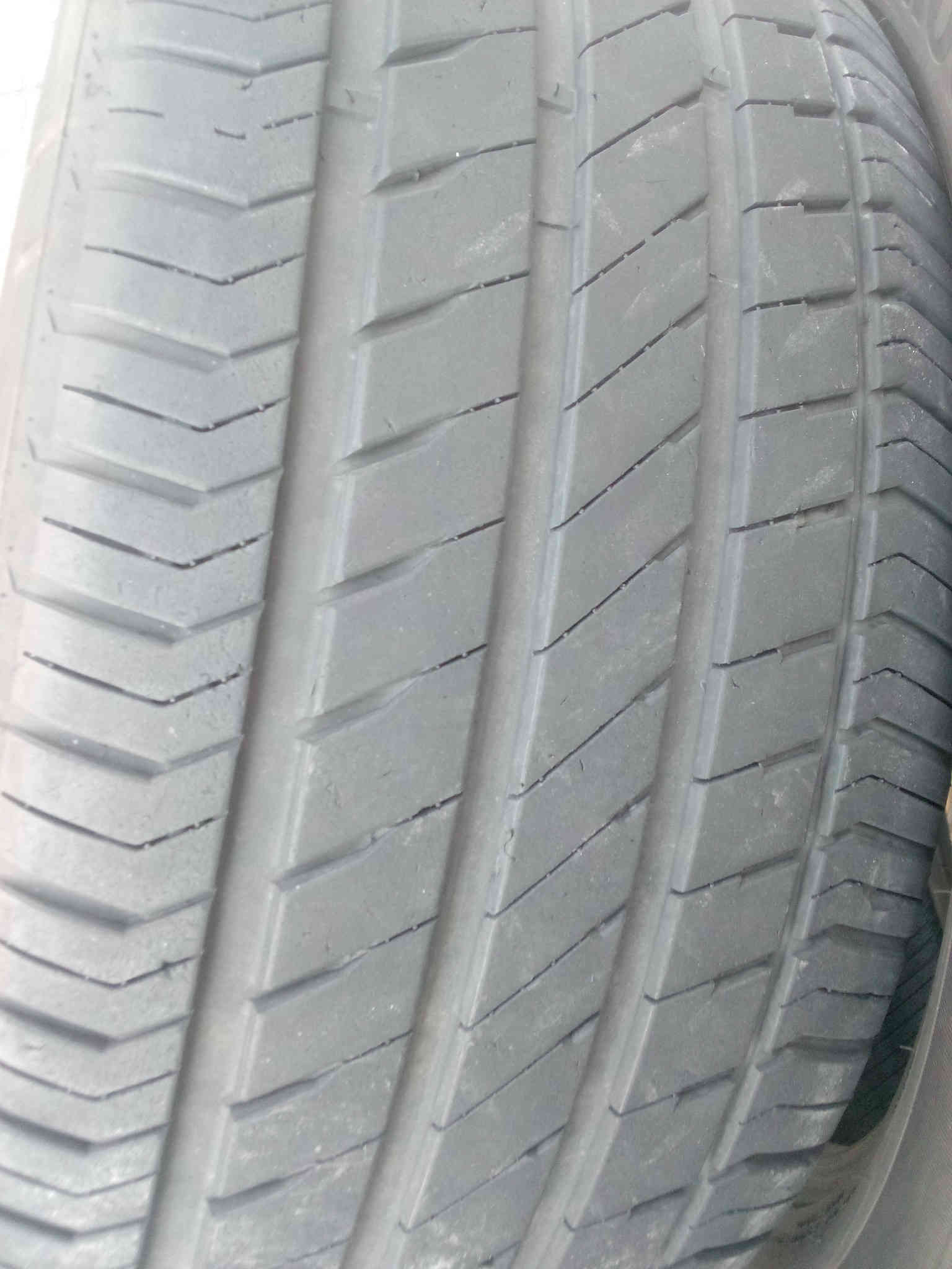 سلام عليكم
زوج تايرات اخو الجديد حجم 285/50/20
انتاج 2024 انضاف كلش نسبة نضافة 95
العنوان النجف الاشرف السعر 100وبيه مجال 
الرقم ***********
